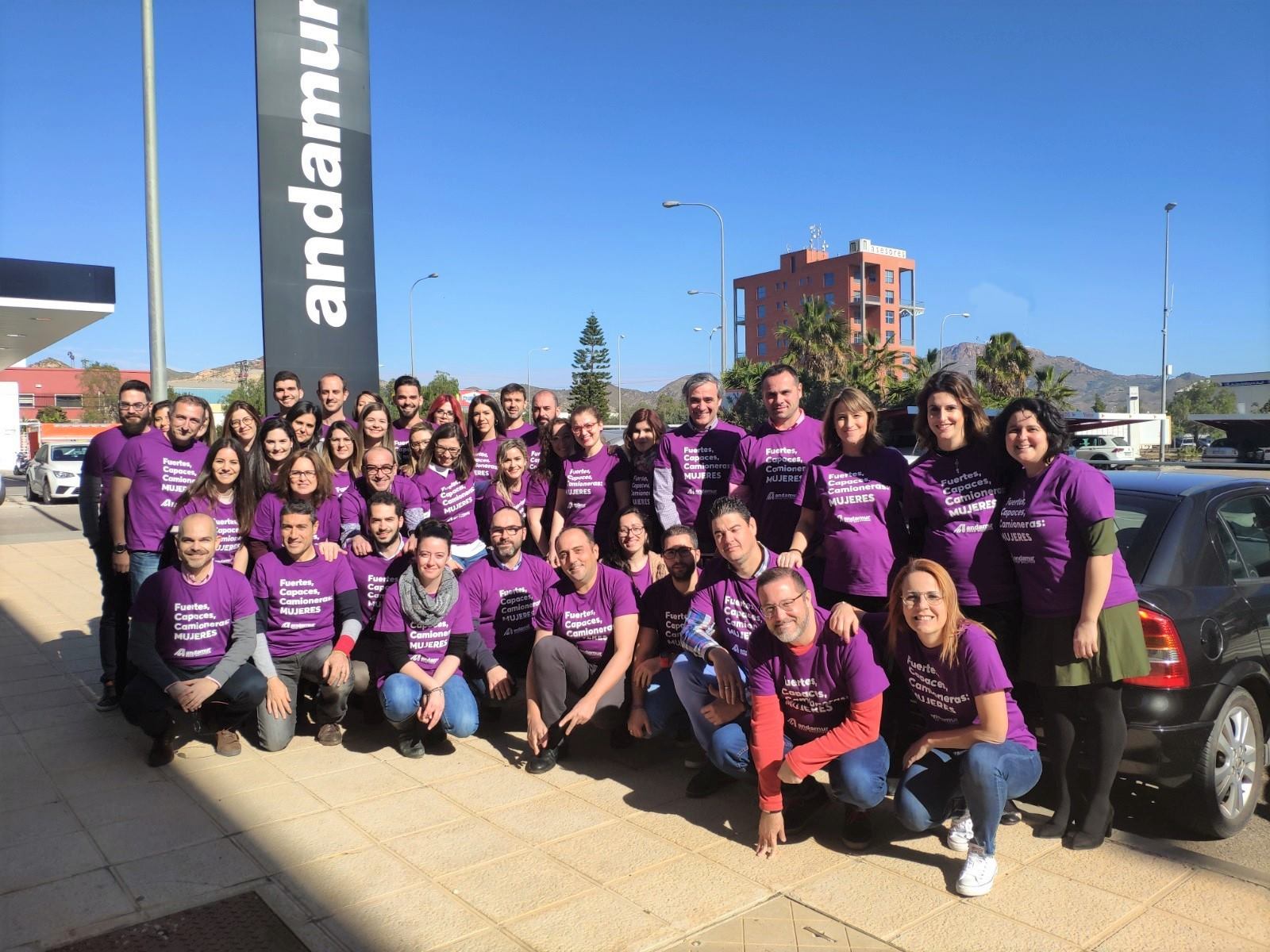 Andamur visibiliza a las mujeres en el sector del transporte profesional