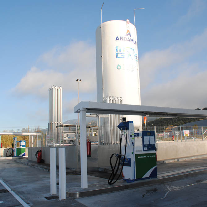 Molgas y Andamur ponen en marcha otra nueva Gasinera en La Junquera
