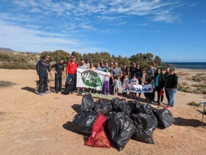Andamur organizes another environmental volunteering day with NaturActúa to clean up the beaches of the Cope-Calnegre Regional Park