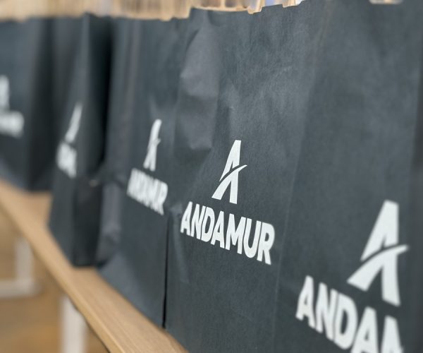 Bolsas de Andamur preparadas para los asistentes a la 49ª Asamblea General de ATFRIE