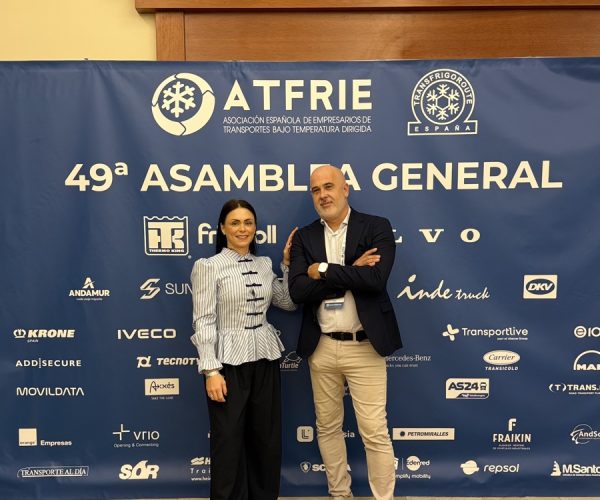 Núria Gómez y Juan Diego Guillén, de Andamur, en la 49ª Asamblea General de ATFRIE