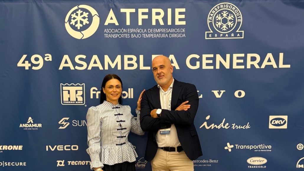 Núria Gómez y Juan Diego Guillén, de Andamur, en la 49ª Asamblea General de ATFRIE